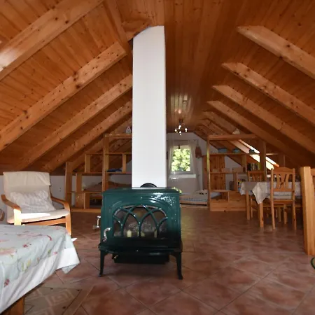 بيت للعطل Idyllic Holiday In Near The Forest